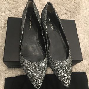 Via Spiga pebbles flats